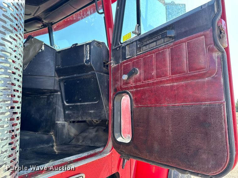 image for item EM3751 1998 Freightliner FLD120SD truck cab and chassis