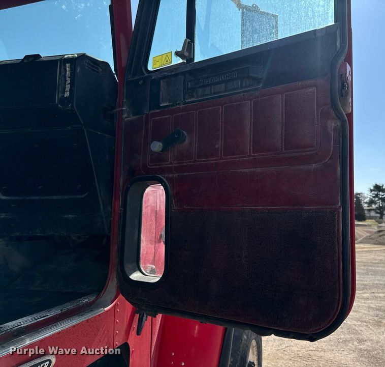 image for item EM3751 1998 Freightliner FLD120SD truck cab and chassis