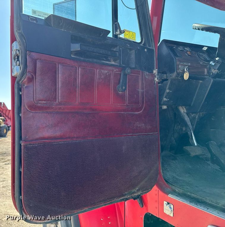 image for item EM3751 1998 Freightliner FLD120SD truck cab and chassis