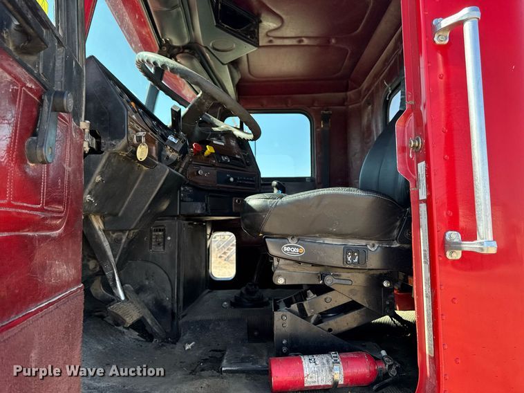 image for item EM3751 1998 Freightliner FLD120SD truck cab and chassis