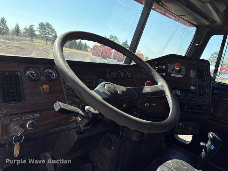 image for item EM3751 1998 Freightliner FLD120SD truck cab and chassis