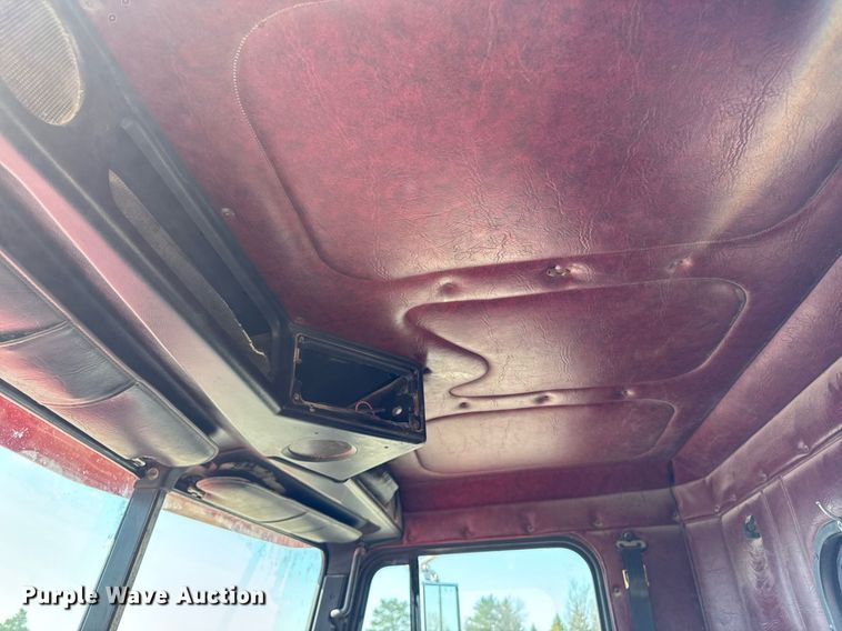 image for item EM3751 1998 Freightliner FLD120SD truck cab and chassis