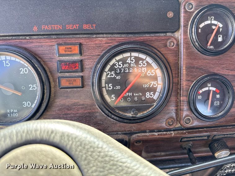 image for item EM3751 1998 Freightliner FLD120SD truck cab and chassis