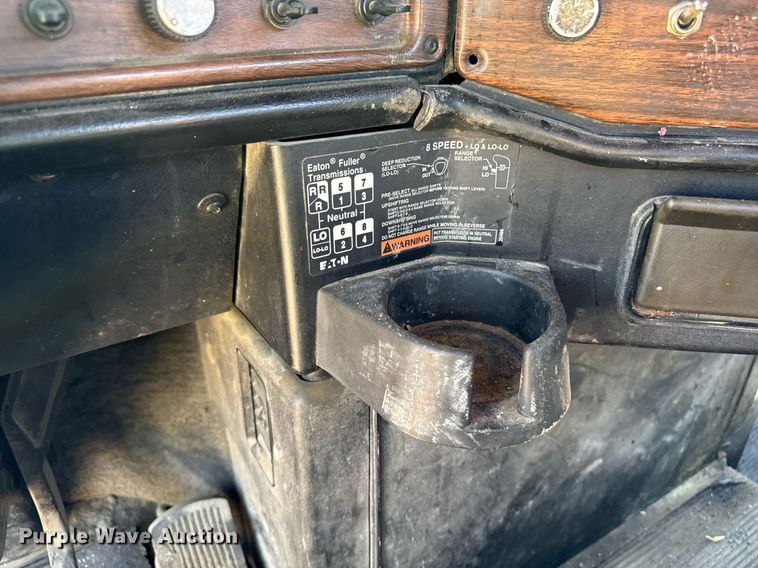 image for item EM3751 1998 Freightliner FLD120SD truck cab and chassis