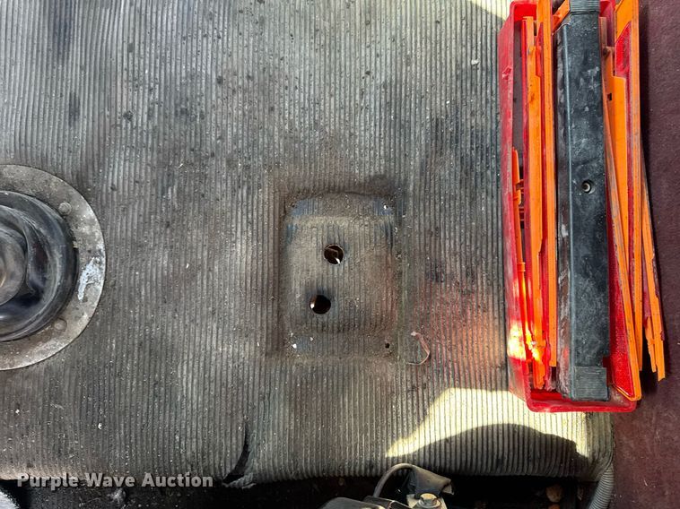 image for item EM3751 1998 Freightliner FLD120SD truck cab and chassis