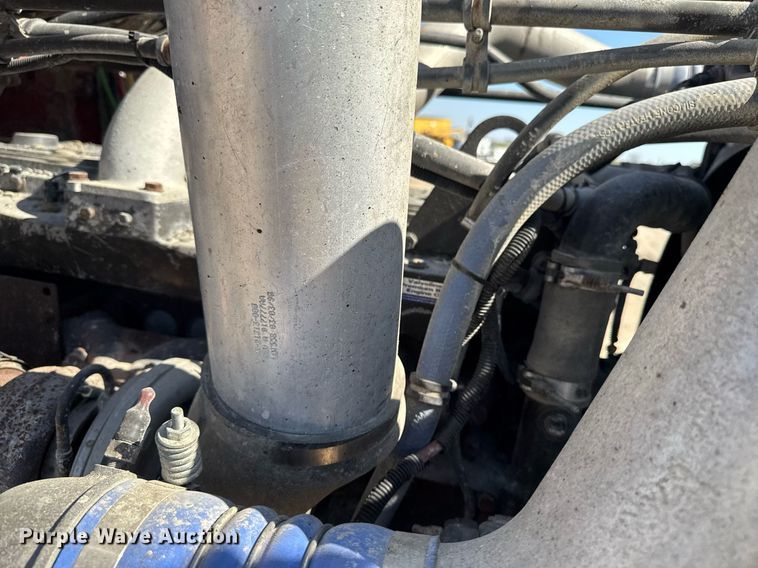 image for item EM3751 1998 Freightliner FLD120SD truck cab and chassis