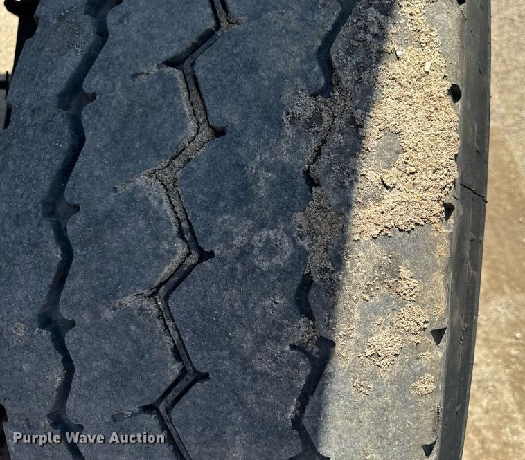 image for item EM3751 1998 Freightliner FLD120SD truck cab and chassis