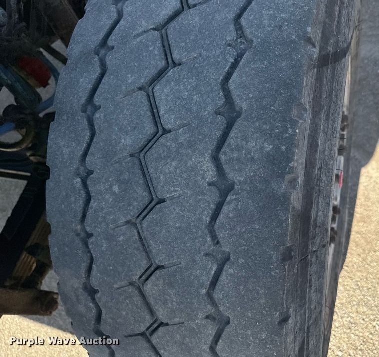 image for item EM3751 1998 Freightliner FLD120SD truck cab and chassis