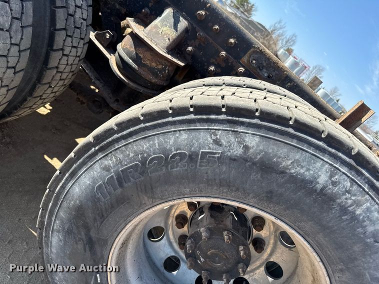 image for item EM3751 1998 Freightliner FLD120SD truck cab and chassis