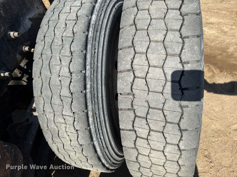 image for item EM3751 1998 Freightliner FLD120SD truck cab and chassis