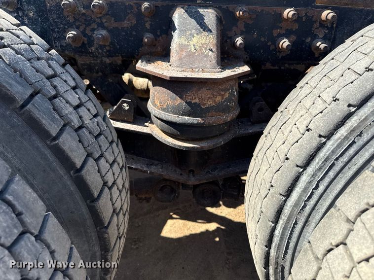 image for item EM3751 1998 Freightliner FLD120SD truck cab and chassis