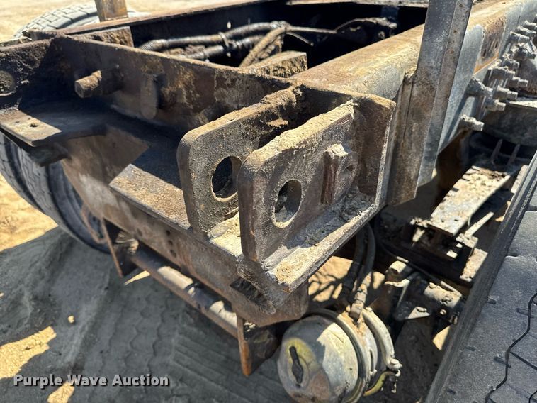 image for item EM3751 1998 Freightliner FLD120SD truck cab and chassis