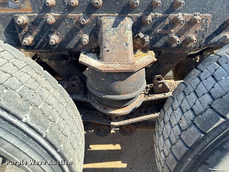 image for item EM3751 1998 Freightliner FLD120SD truck cab and chassis