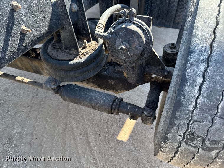 image for item EM3751 1998 Freightliner FLD120SD truck cab and chassis