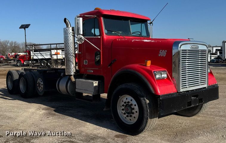 image for item EM3752 1998 Freightliner FLD1209D semi truck