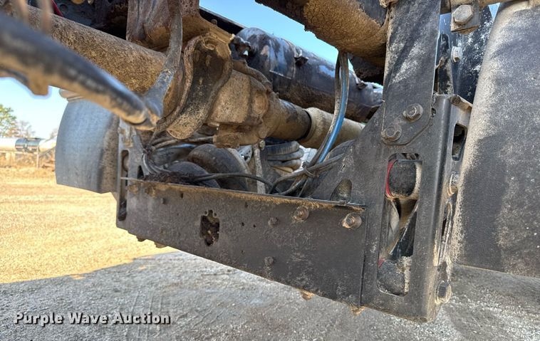 image for item EM3752 1998 Freightliner FLD1209D semi truck