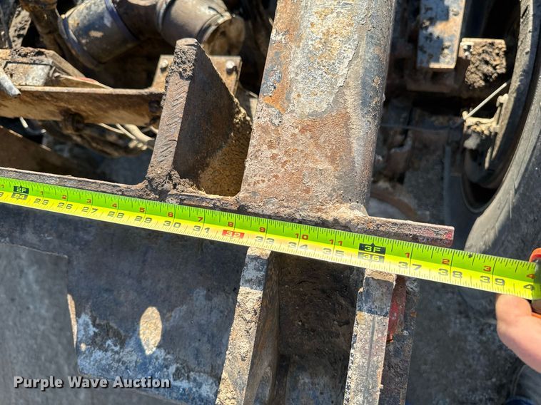 image for item EM3752 1998 Freightliner FLD1209D semi truck