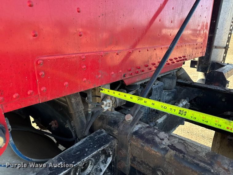 image for item EM3752 1998 Freightliner FLD1209D semi truck