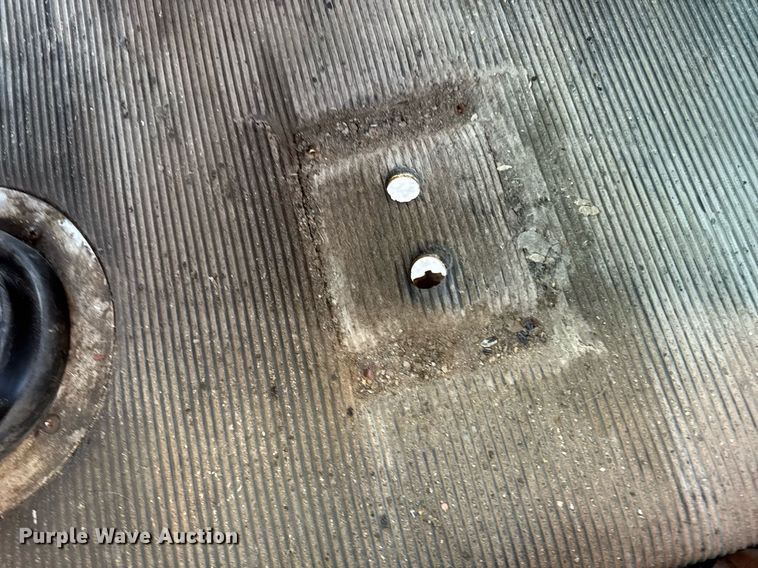 image for item EM3752 1998 Freightliner FLD1209D semi truck