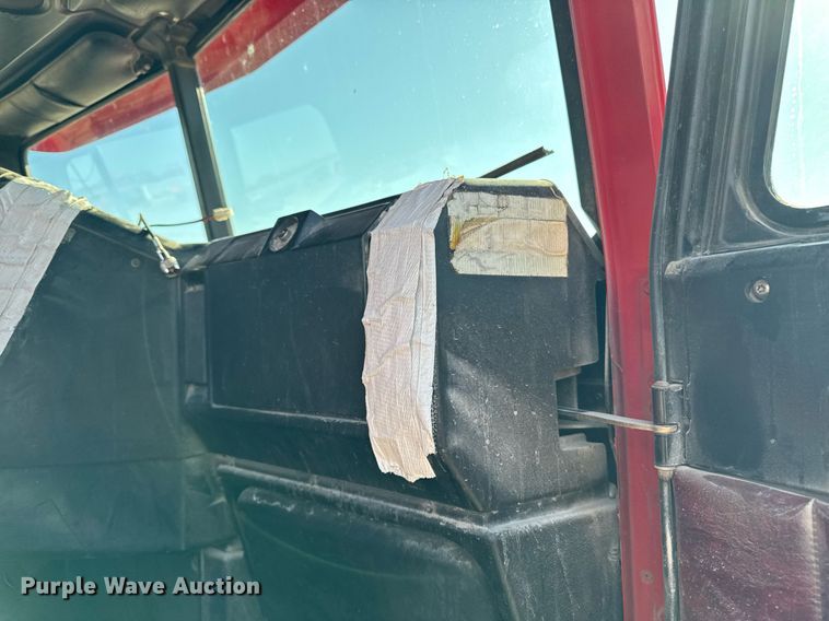 image for item EM3752 1998 Freightliner FLD1209D semi truck