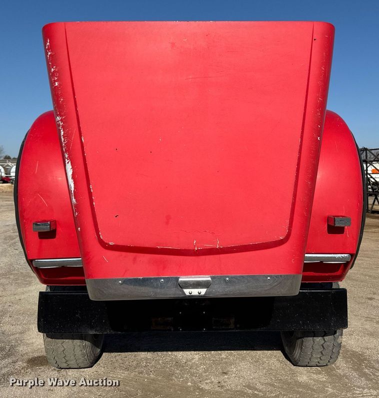 image for item EM3752 1998 Freightliner FLD1209D semi truck