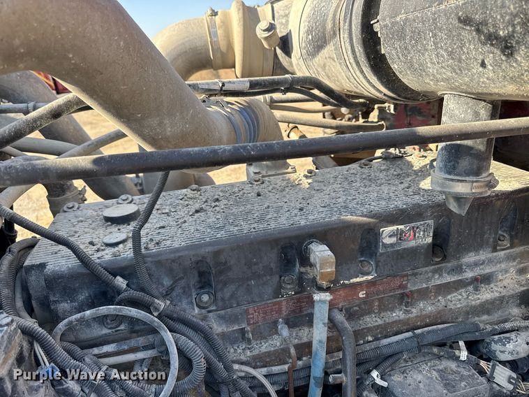 image for item EM3752 1998 Freightliner FLD1209D semi truck