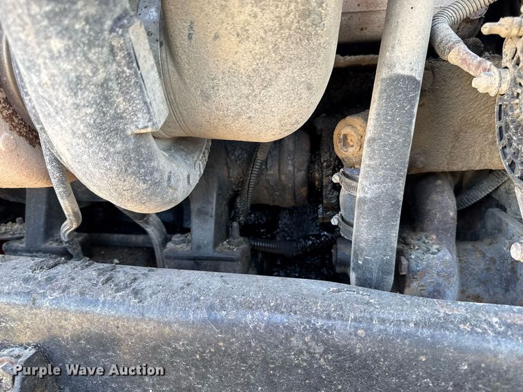 image for item EM3752 1998 Freightliner FLD1209D semi truck