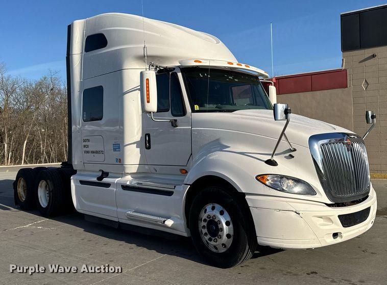 image for item EM3753 2017 International Prostar Plus 122 semi truck