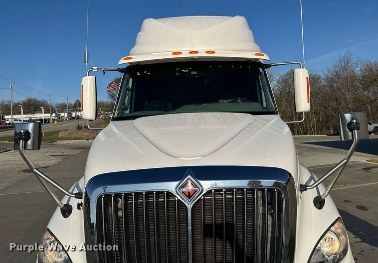 image for item EM3753 2017 International Prostar Plus 122 semi truck