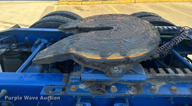 image for item EM3753 2017 International Prostar Plus 122 semi truck