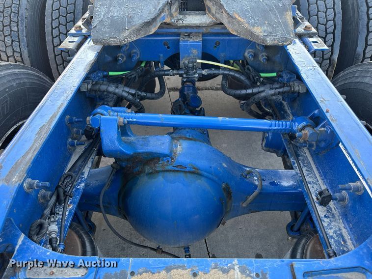 image for item EM3753 2017 International Prostar Plus 122 semi truck