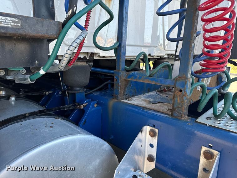 image for item EM3753 2017 International Prostar Plus 122 semi truck