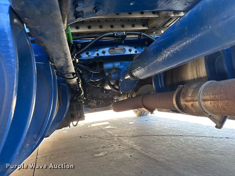 image for item EM3753 2017 International Prostar Plus 122 semi truck