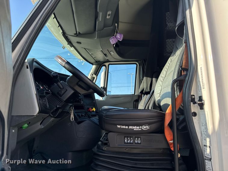 image for item EM3753 2017 International Prostar Plus 122 semi truck