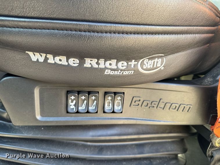 image for item EM3753 2017 International Prostar Plus 122 semi truck