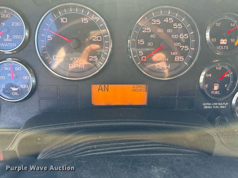 image for item EM3753 2017 International Prostar Plus 122 semi truck