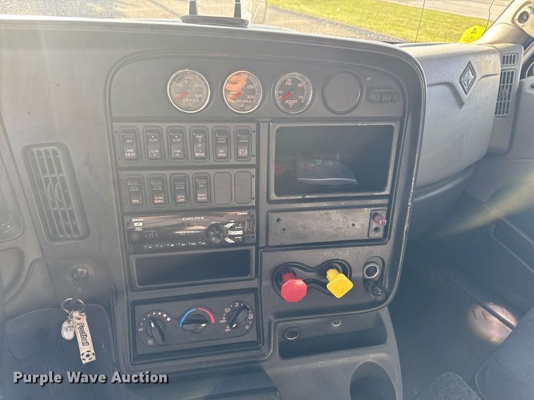 image for item EM3753 2017 International Prostar Plus 122 semi truck