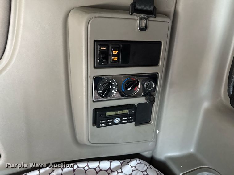 image for item EM3753 2017 International Prostar Plus 122 semi truck