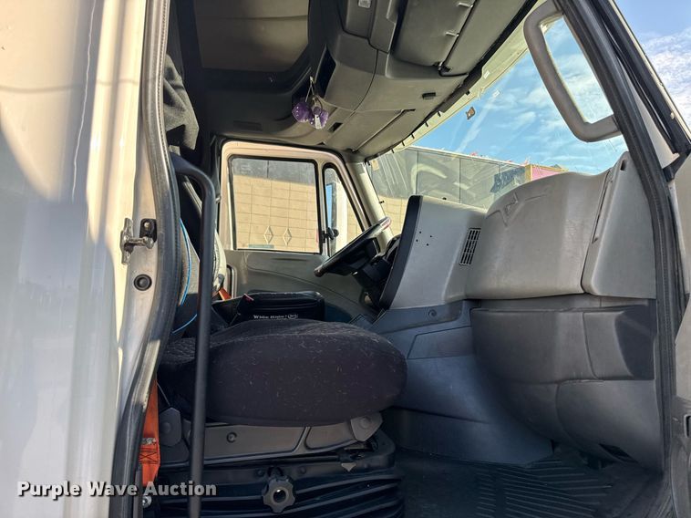 image for item EM3753 2017 International Prostar Plus 122 semi truck