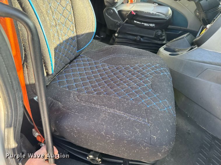 image for item EM3753 2017 International Prostar Plus 122 semi truck