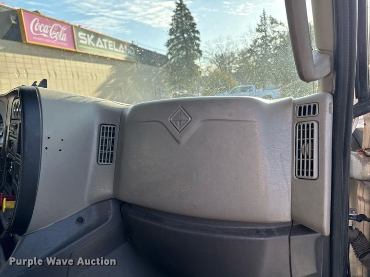 image for item EM3753 2017 International Prostar Plus 122 semi truck