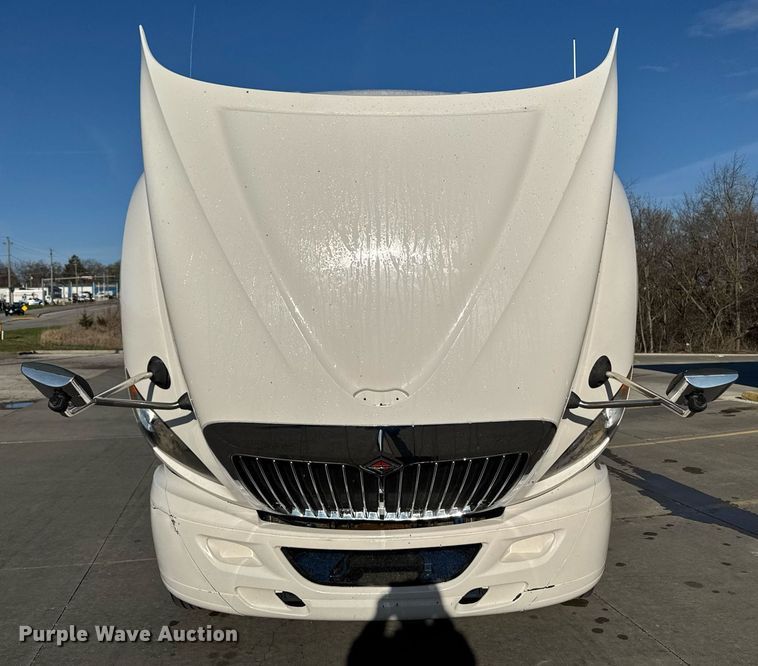 image for item EM3753 2017 International Prostar Plus 122 semi truck