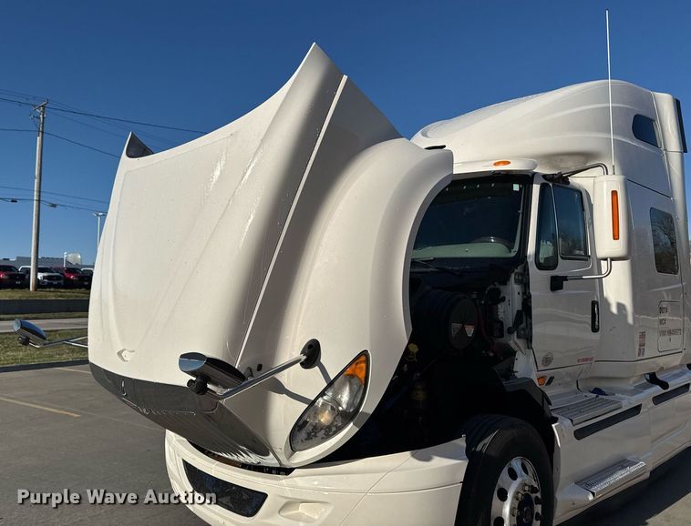 image for item EM3753 2017 International Prostar Plus 122 semi truck
