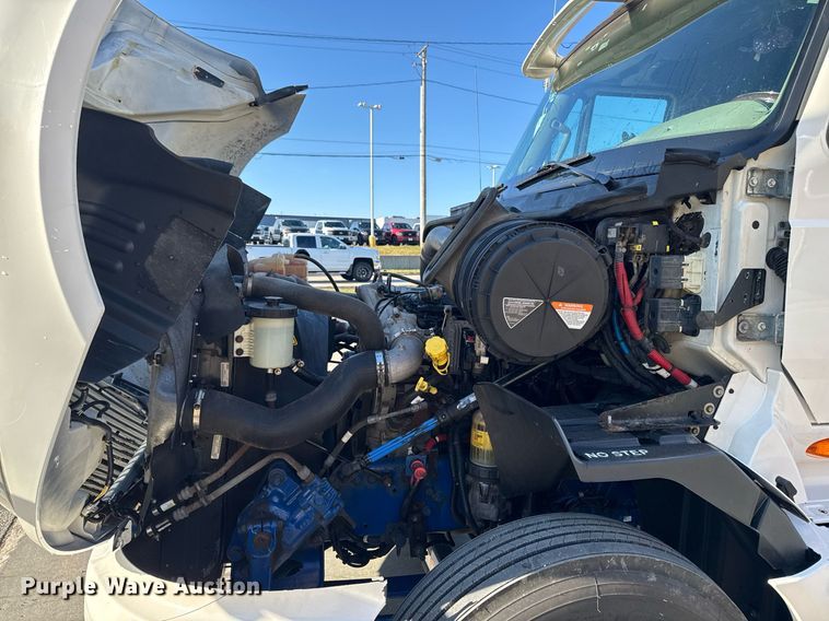 image for item EM3753 2017 International Prostar Plus 122 semi truck