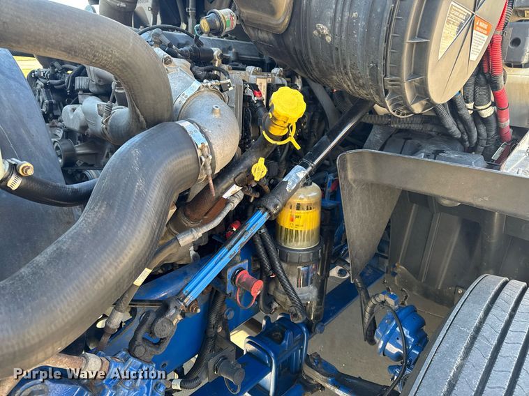 image for item EM3753 2017 International Prostar Plus 122 semi truck