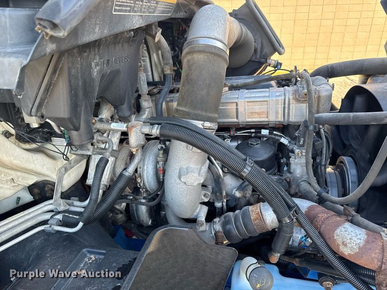 image for item EM3753 2017 International Prostar Plus 122 semi truck