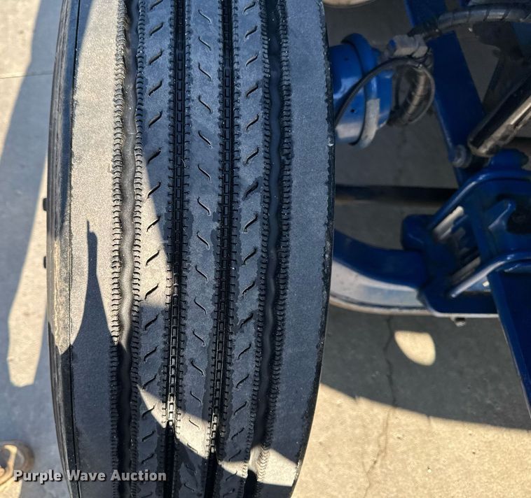 image for item EM3753 2017 International Prostar Plus 122 semi truck