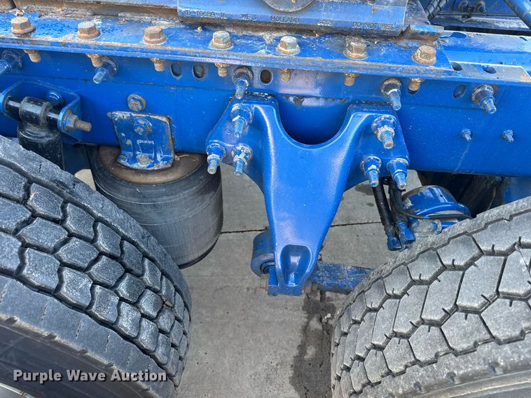 image for item EM3753 2017 International Prostar Plus 122 semi truck