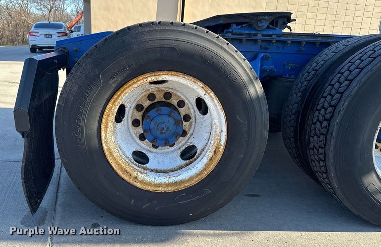 image for item EM3753 2017 International Prostar Plus 122 semi truck