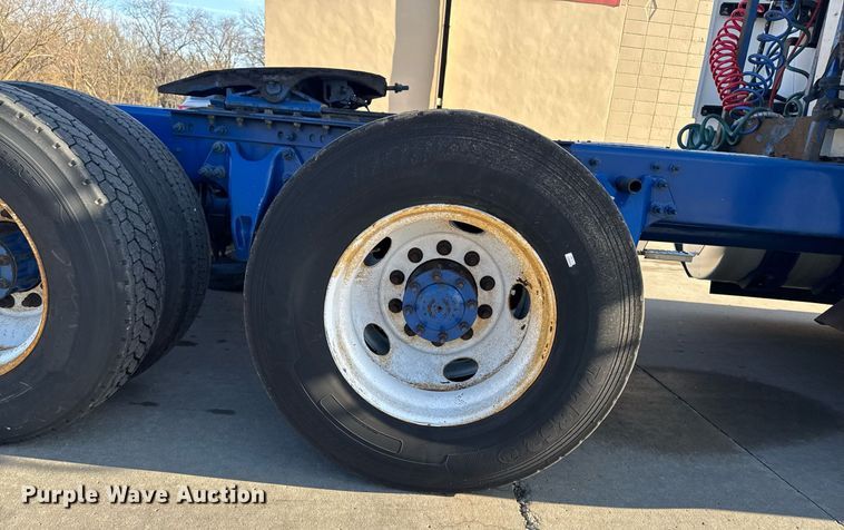 image for item EM3753 2017 International Prostar Plus 122 semi truck